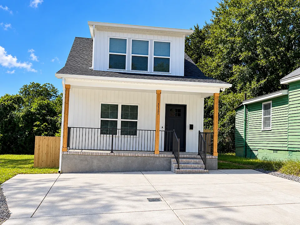 1111 Tree St