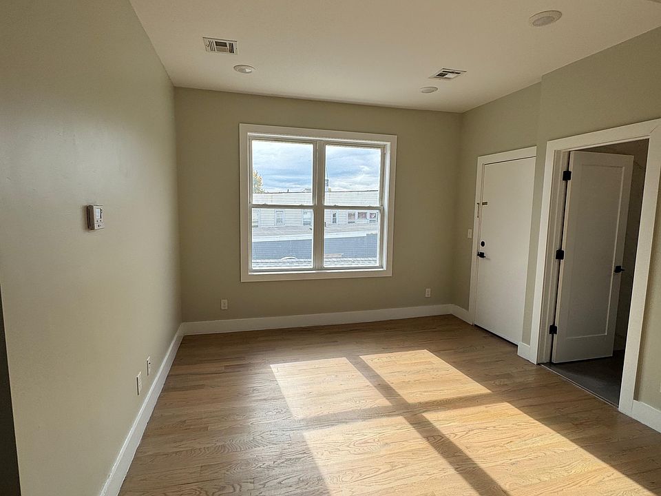 2nd image of 206 22nd St #5A