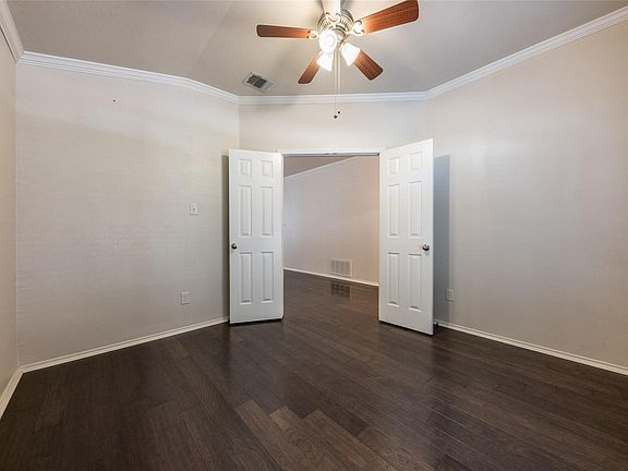 5th image of 207 Baldwin St