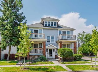 1447 Wayburn St, Grosse Pointe Park, MI 48230