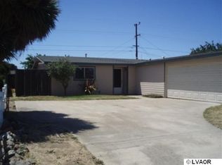 521 N 6th St, Lompoc, CA 93436