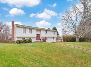 40 Holcomb Hill Rd, Windsor, CT 06095