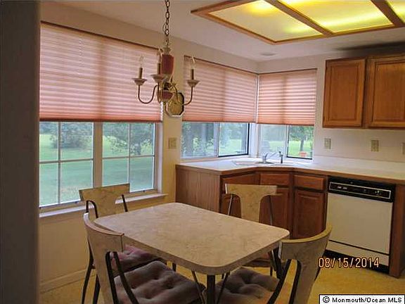 4th image of 1060 Buckingham Drive #A
