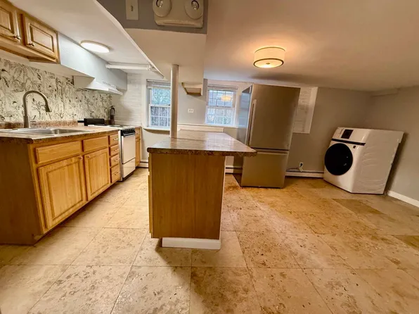 350 Benefit St APT 9, Providence, RI 02903