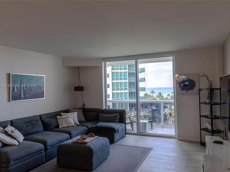 10275 Collins Ave #634 — Photo 9