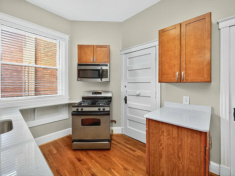 Clermont Condominiums — Photo 10