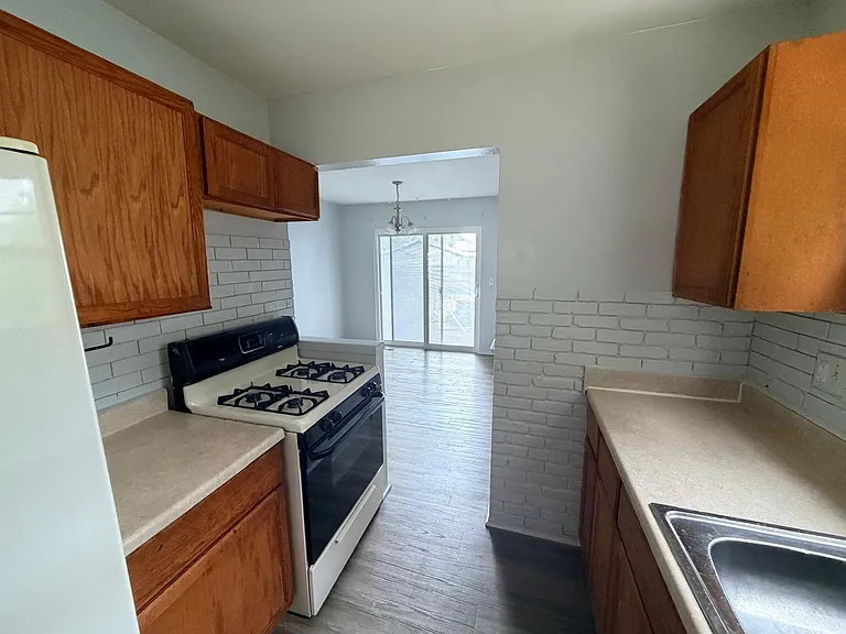 30058 Halecreek St — Photo 5