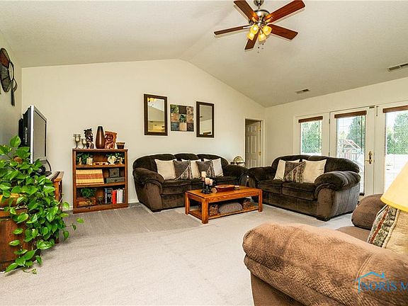 4th image of 1433 Riverbend Dr