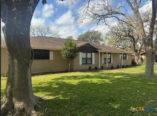 1209 E Morgan Ave, Cuero, TX 77954