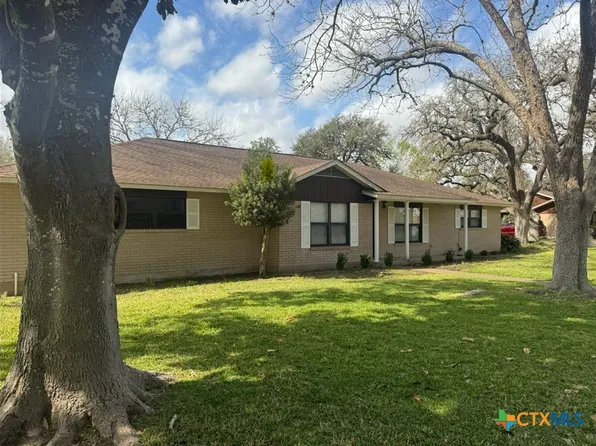 1209 E Morgan Ave, Cuero, TX 77954