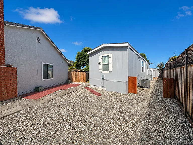 1972 Carnation Cir #B — Photo 13