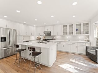 8009 Gina Pl, Vienna, VA 22182