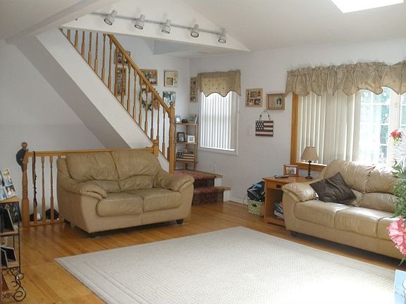2nd image of 249-39 Thebes Ave