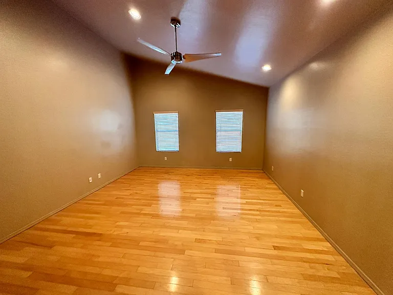 1026 W Euclid Ave — Photo 3
