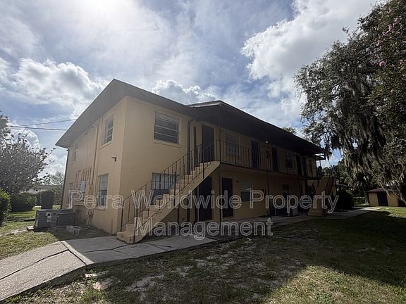 2nd image of 2305 K Ville Ave