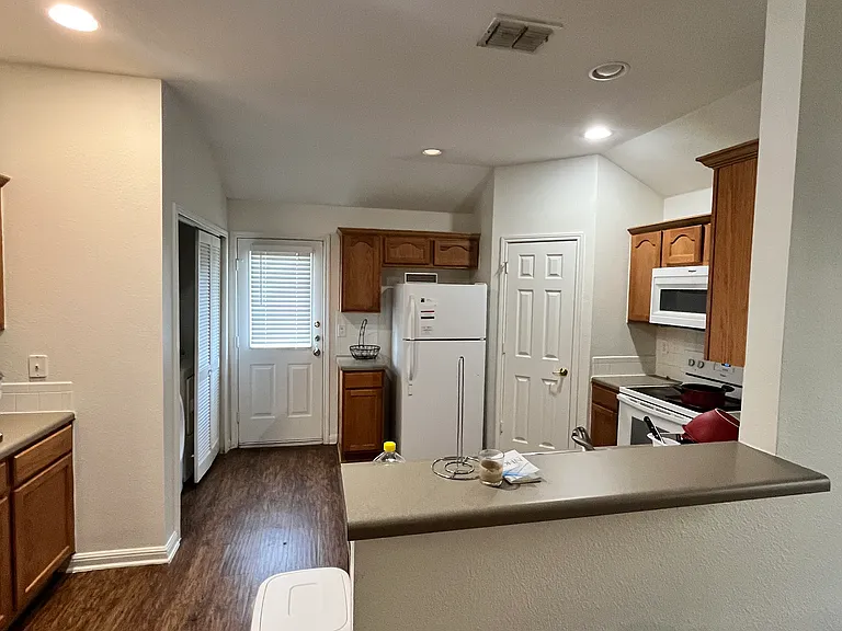 6607 Cougar Vlg — Photo 10