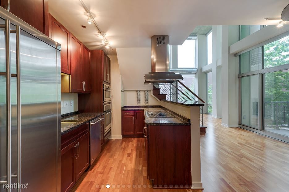 1st image of 700 N Larrabee St APT 201