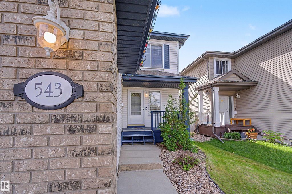 543 Geissinger Loop NW, Edmonton, AB - View 3