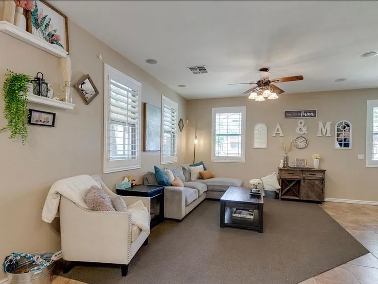 7518 S 31st Way — Photo 7