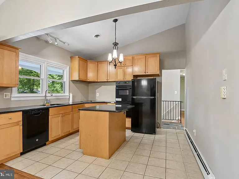 10206 Green Clover Ct — Photo 5