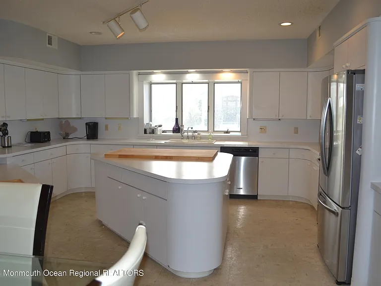106 Oceanfront — Photo 8