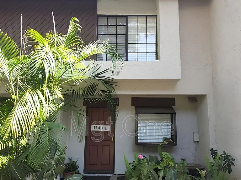 235 Oahu Way — Photo 1