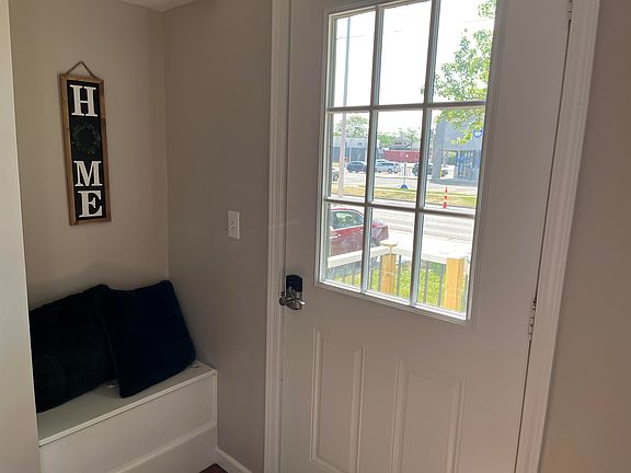 3rd image of 2903 Ashman St