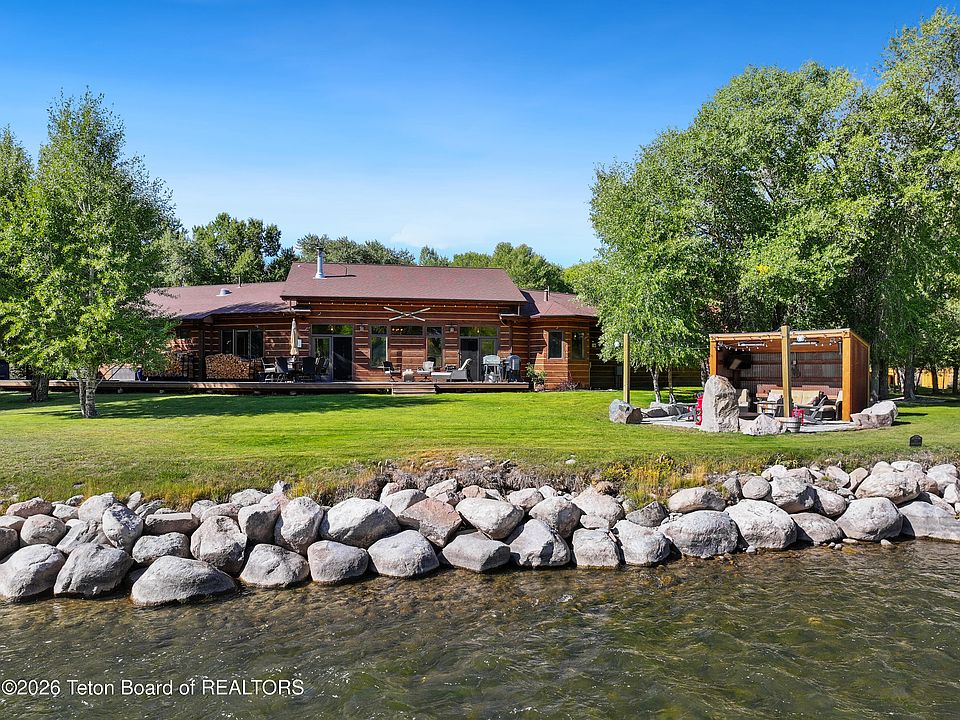 1st image of 26 Walkabout Creek Ln