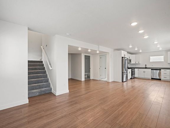 5th image of 70 E Weekes Way