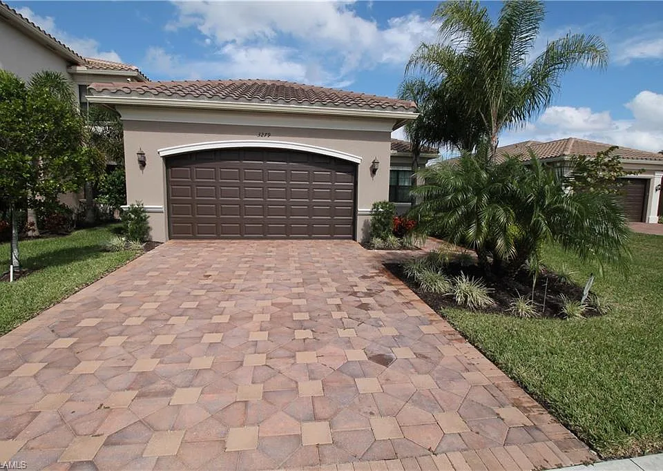 3279 Tahoe Ct