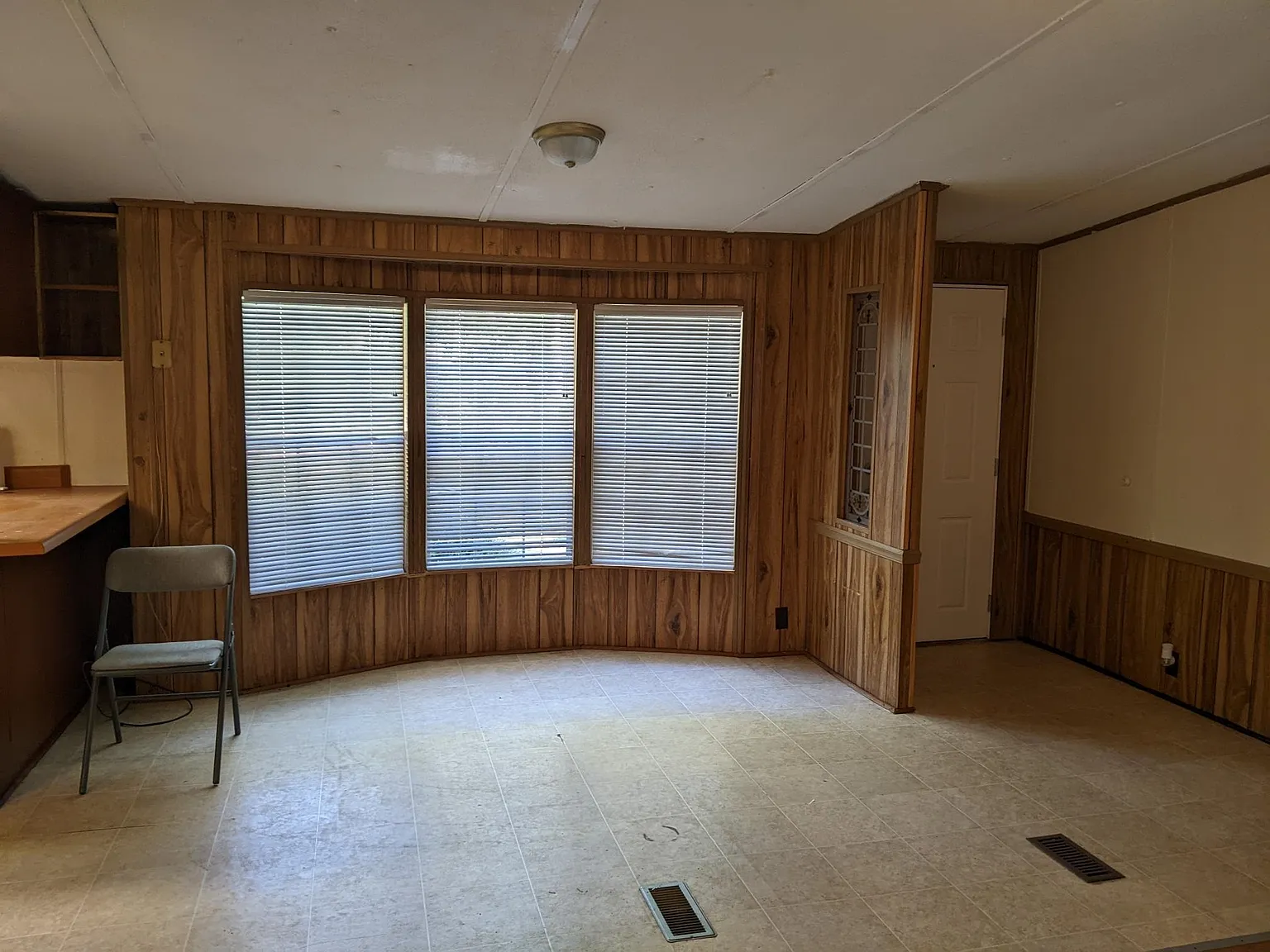 3 bed, 1056 sqft, $1,395 — Photo 4