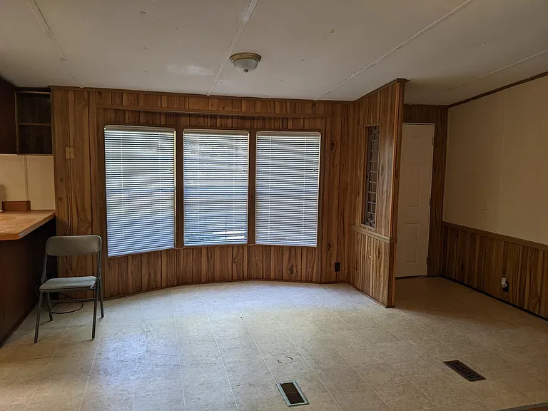 11231 Daddy Hall Ln — Photo 4