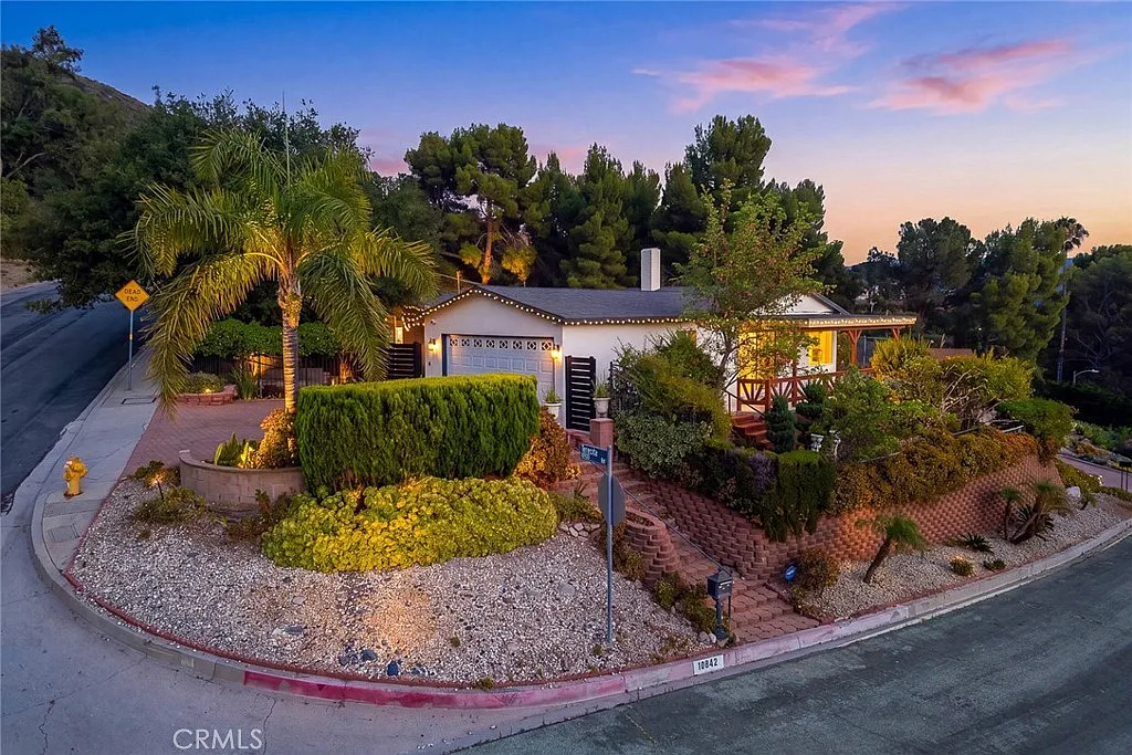 3 bed, 1656 sqft, $4,800 — Photo 3