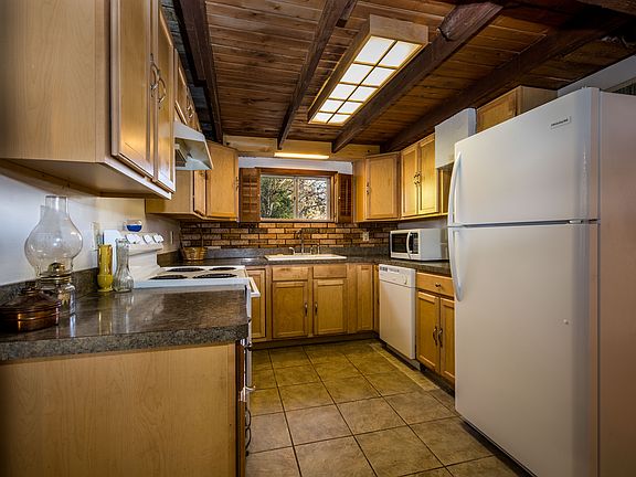 3rd image of 5125 Main St NE