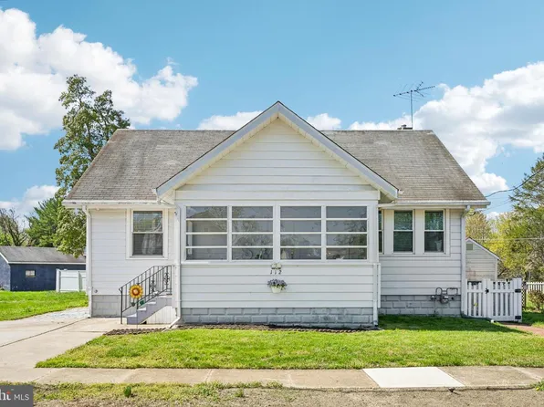 112 W Railroad Ave, Blackwood, NJ 08012