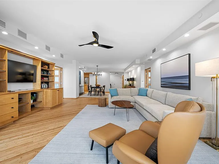 1 Beach Dr SE #2211 — Photo 15