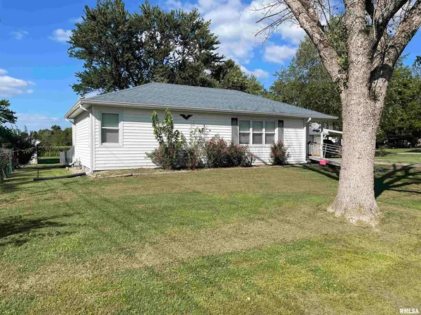 304 E Pepin St, Irvington, IL 62848