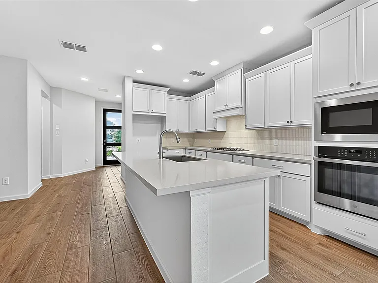 5019 Bowen Prairie Dr — Photo 13