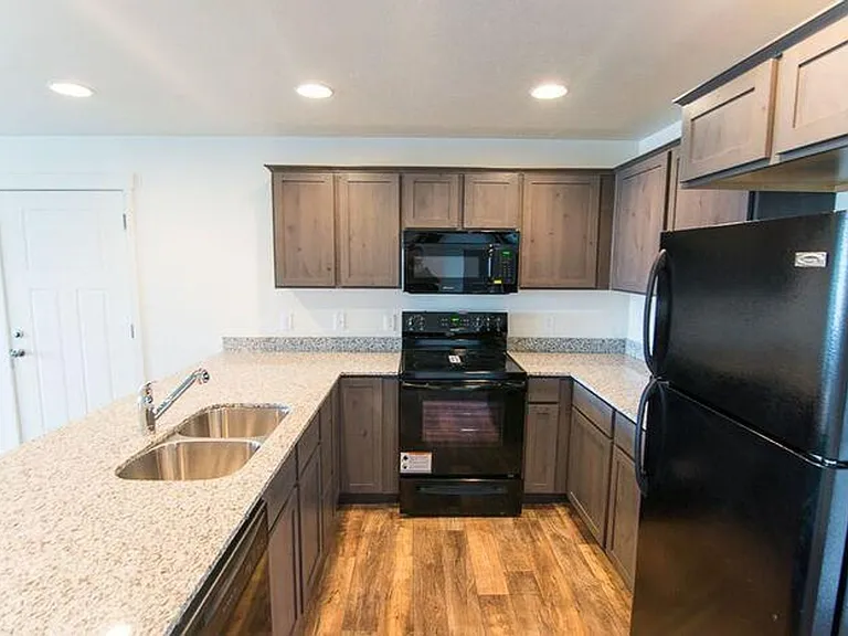 533 S 850 E — Photo 23