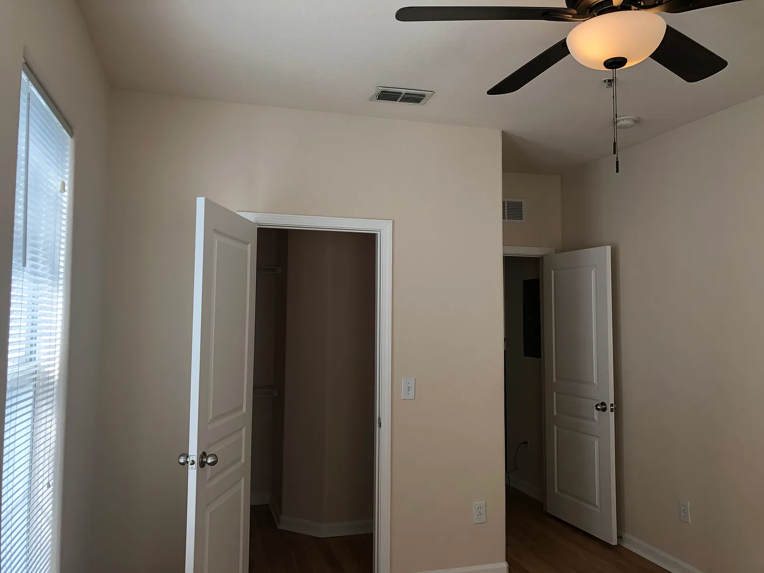 2 bed, 1100 sqft, $1,295 — Photo 1
