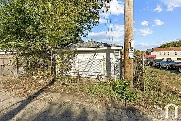 245 W 43rd St — Photo 26