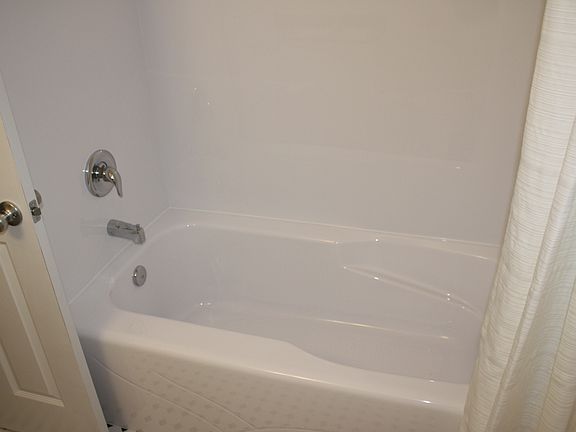 5th image of 319 W Eaglewood Ave