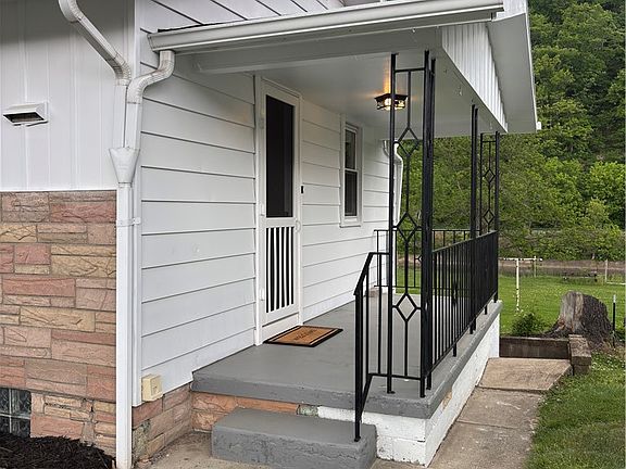 4th image of 178 1st St