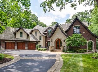 40 Lancaster Ln, Lincolnshire, IL