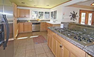 Flawless Granite & Stainless Steel Kitchen
