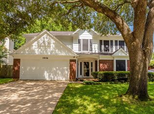 3906 Spring River Dr, Pearland, TX 77584