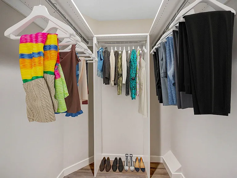 5501 Laurel Canyon Blvd — Photo 9
