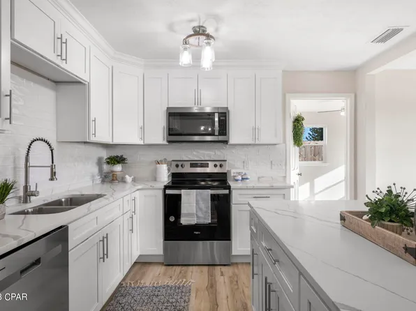 102 S Kimbrel Ave, Panama City, FL 32404