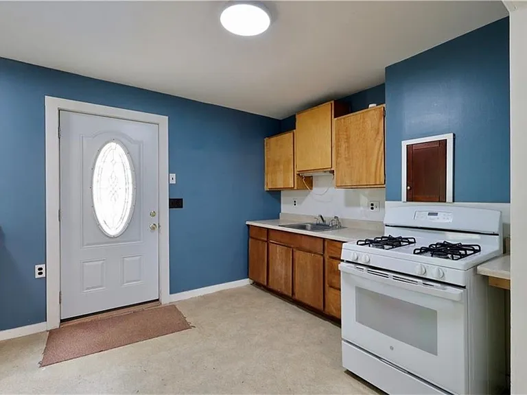 42 Delaware St — Photo 3