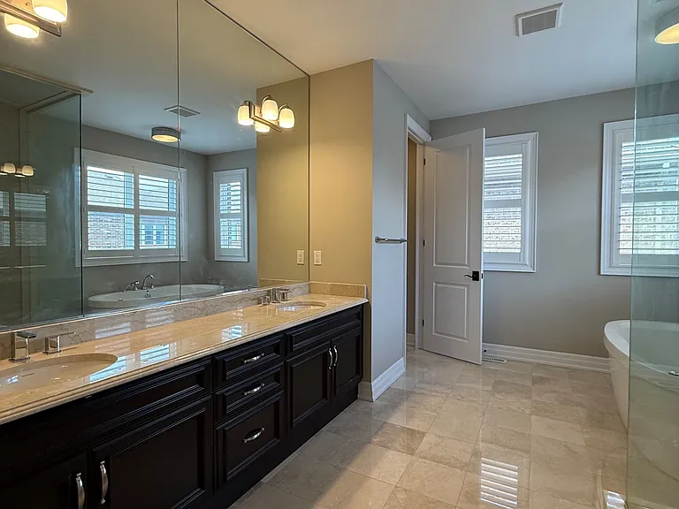 222 N Park Blvd — Photo 24